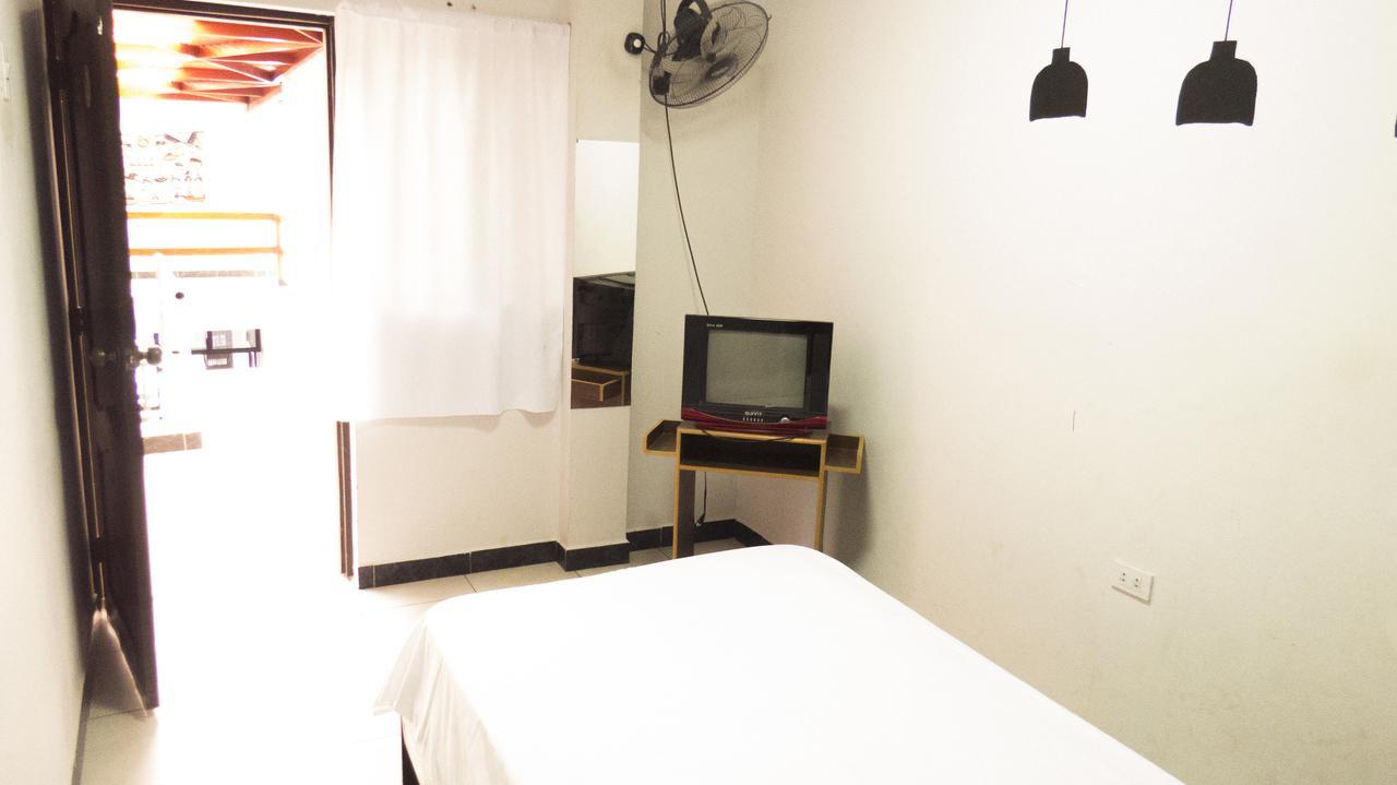 Jer'S Hostal Tumbes Extérieur photo